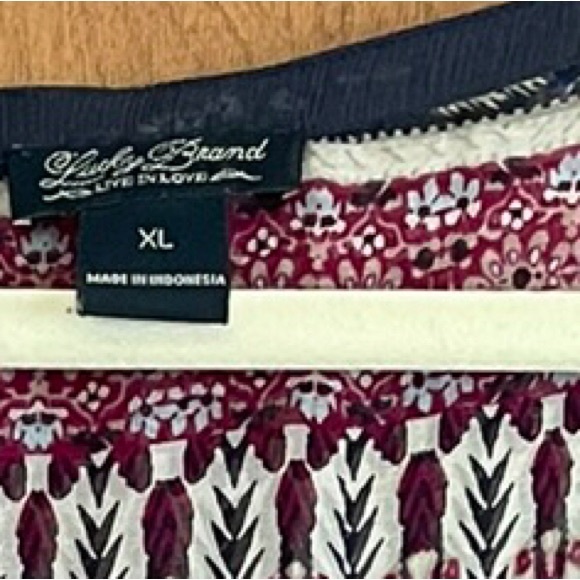 🌺Lucky Brand Patterned Top - Picture 2 of 3